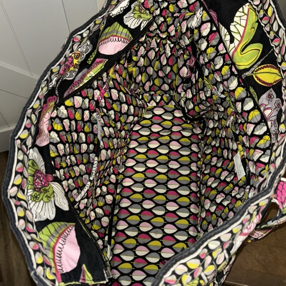 Reduced!  Vera Bradley large floral print tote travel bag - Picture 8 of 17